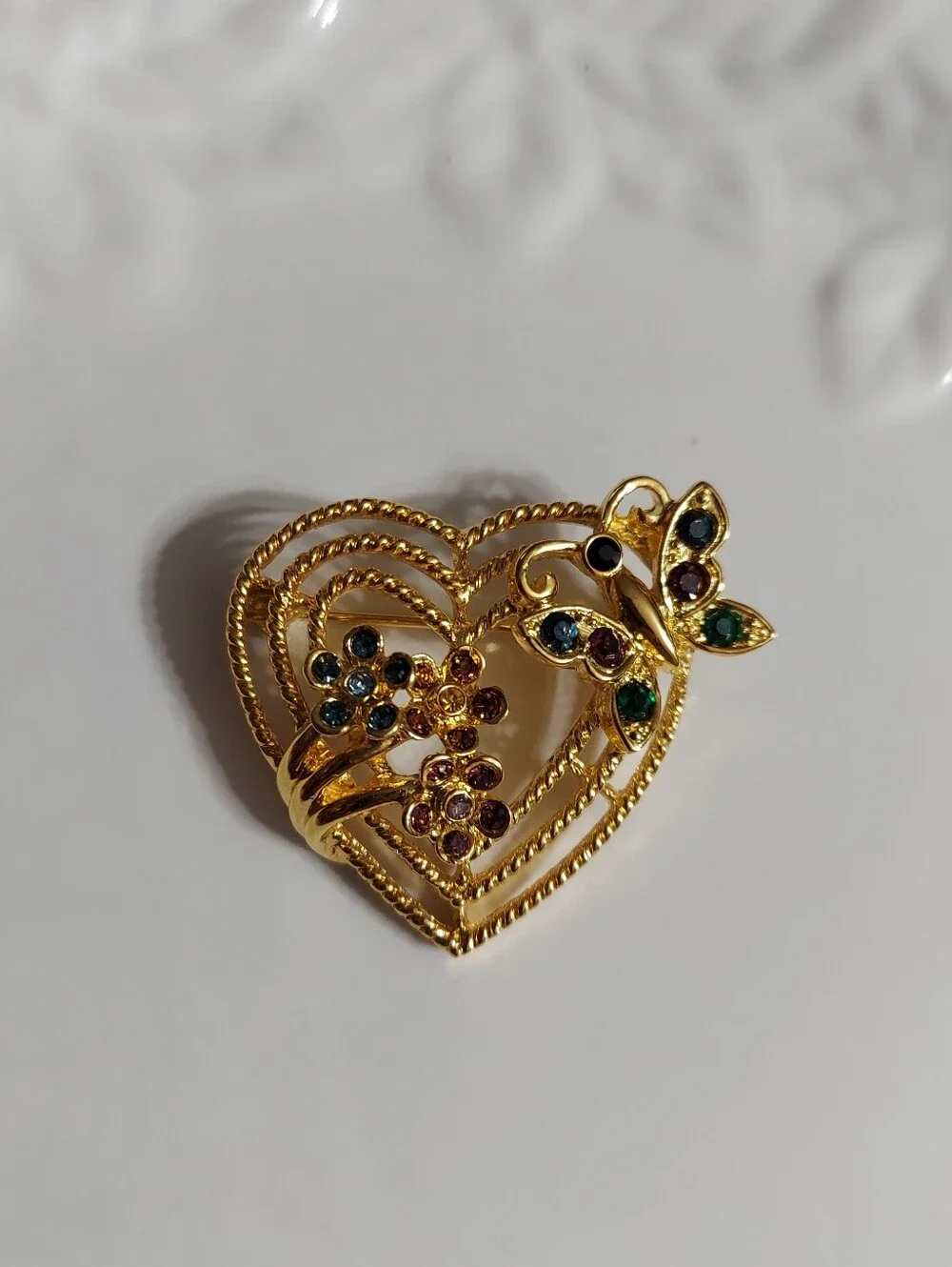 L&J Textured Rope Gold Tone/3-D Faceted Cut Crystal Heart w/ Butterfly & Flowers